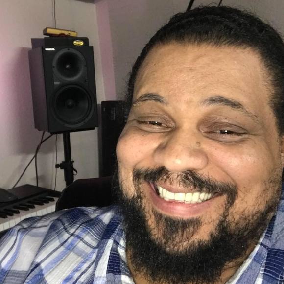 Meet your Posher, Trevis - Picture 1 of 1